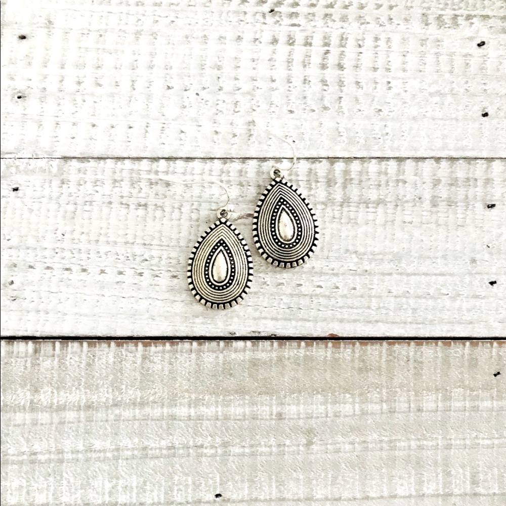 Bohemian Silver Teardrop Dangling Earrings NWT